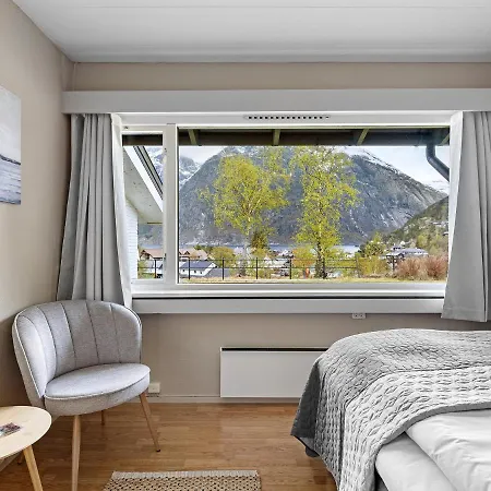 Eidfjord Hotel 3*