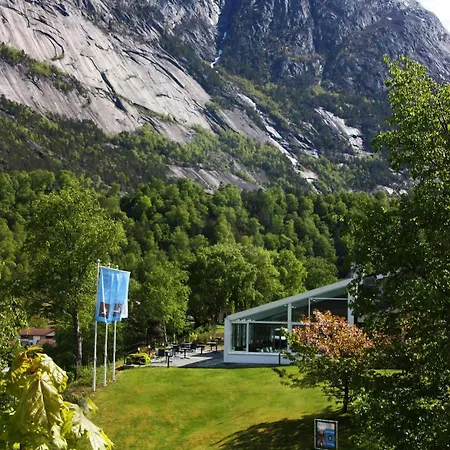 Eidfjord Hotel 3*