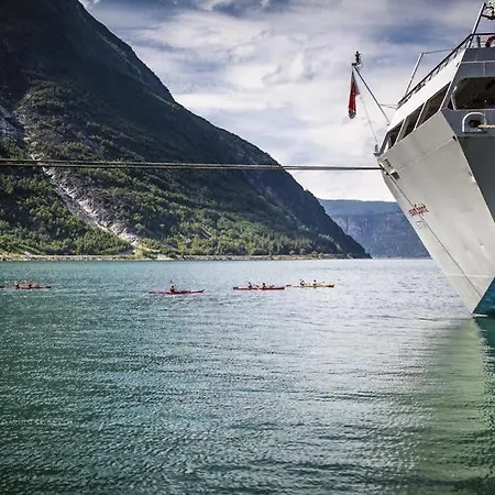 מלון Eidfjord Hotel 3*