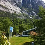 Eidfjord Hotel 3*